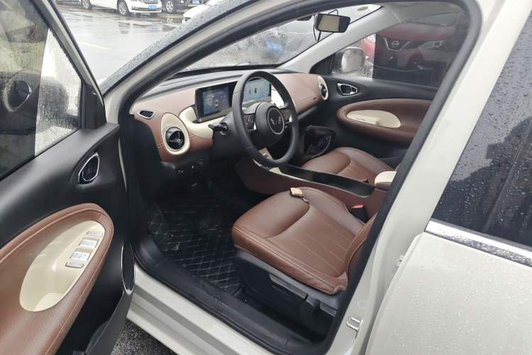Used Wuling Bingo 2024 333 km Enjoyment Version Left Front Seat