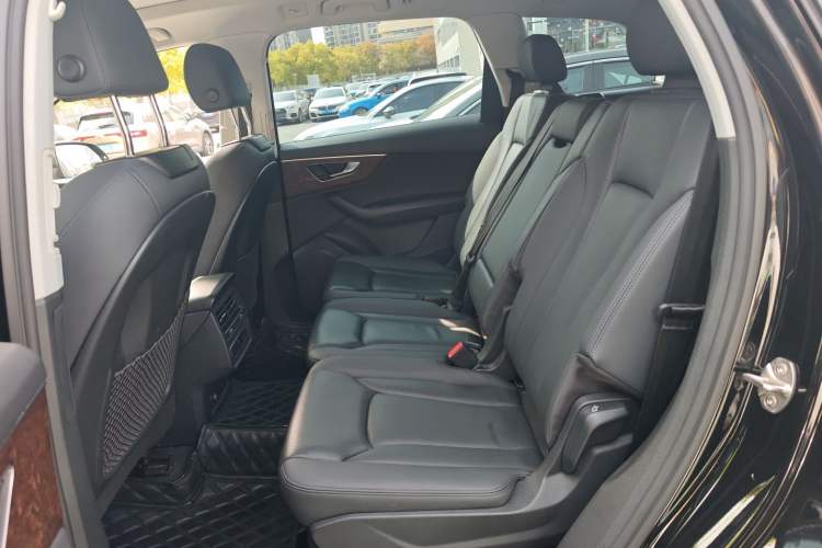 Used Audi Q7 2021 45 TFSI quattro S line Sport model Left Rear Seat