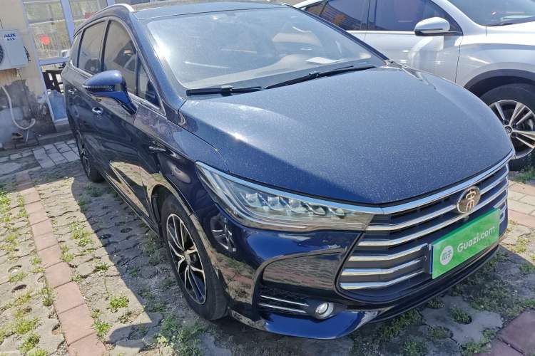 Used BYD Song MAX 2018 1.5T Automatic Smart Connect Elite Model with 6 Seats Front Right 45 Deg