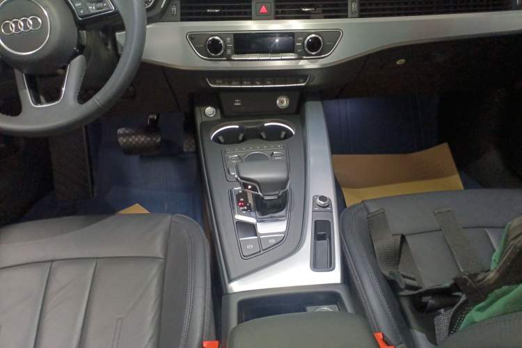 Used Audi A4L 2019 40 TFSI Fashion Edition China VI Emission Standard