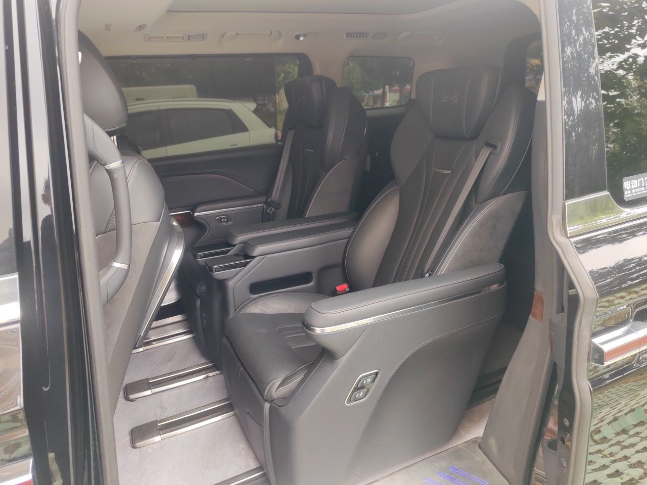 Hongqi HQ9 2023 2.0T Smart Connect Flagship Edition - Chinese Trim Chang — снимка 17