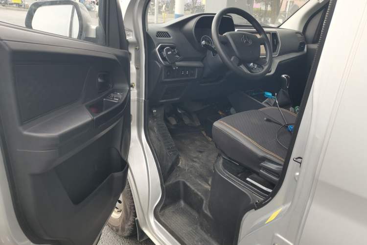 Used CHANGAN KAICHENG Ruixing M80 2021 1.6L Comfort Version 2-Seater Single-Steaming Air-Conditioned China VI Standard Flat Roof with Lift-Up Rear Door DAM16KR Interior 3