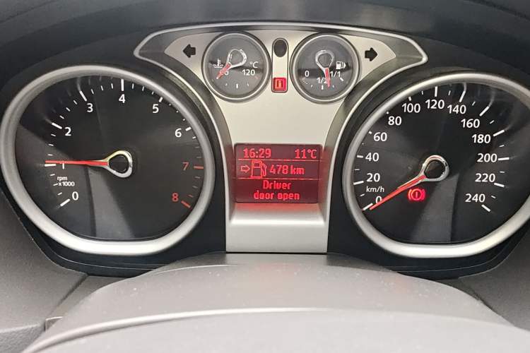 Used Ford Focus 2013 Sedan Classic 1.8L Manual Fashion Edition