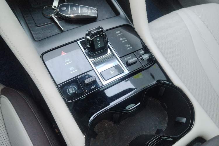 Used BYD Song PLUS New Energy 2025 DM-i Smart Drive 112KM Prestige Model Gear Lever