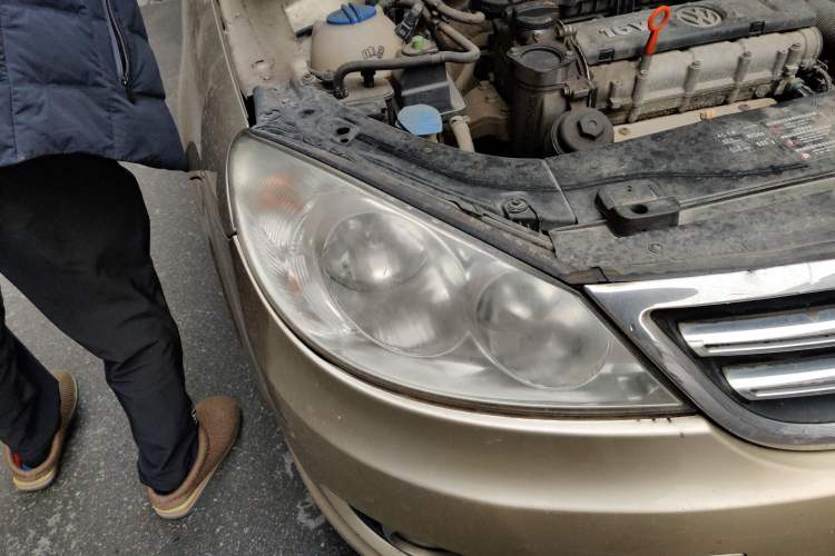 Used Volkswagen Lavida 2011 1.6L Automatic Premium Edition Right Front Headlight