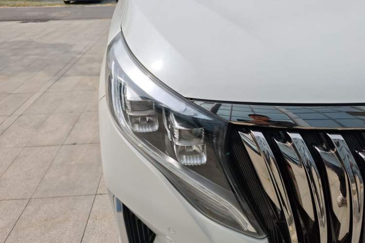 Used GAC Trumpchi M8 2021 Master Series 390T Ultimate Edition Right Front Headlight