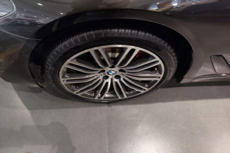 Used BMW 5 Series 2018 Restyled 530Li Leading Edition M Sport Package
