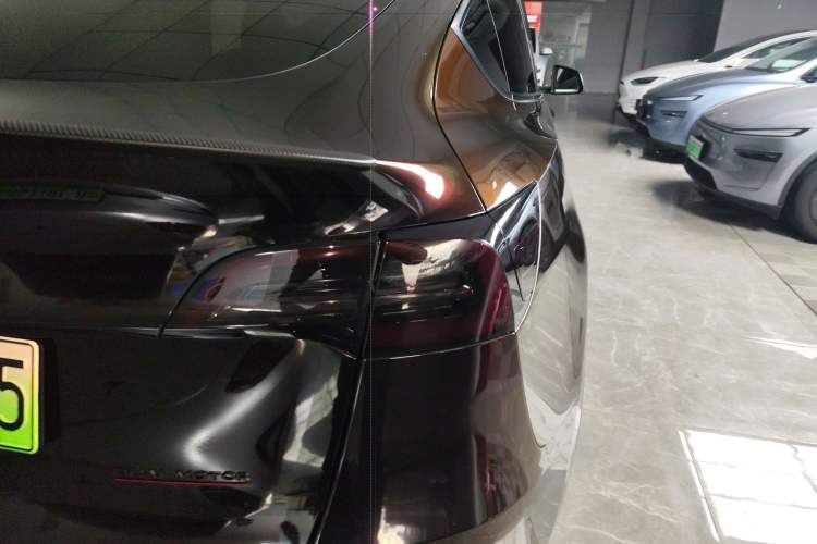 Used Tesla Model Y 2022 Long-Range All-Wheel-Drive Version
