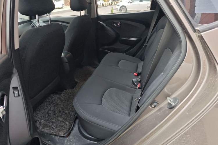 Used Hyundai ix35 2013 2.0L Automatic 2WD Comfort GL China IV Standard Left Rear Seat