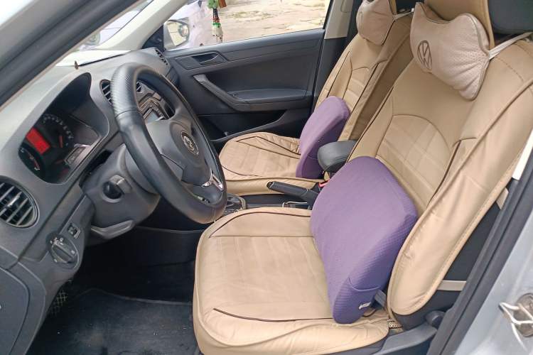 Used Volkswagen Jetta 2015 1.6L Automatic Fashion Model
