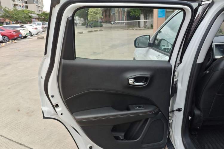 Used Jeep Compass 2017 200T Automatic Family Edition