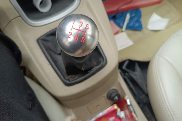 Used Ford Fiesta 2010 Hatchback 1.3L Manual Fashion Edition
