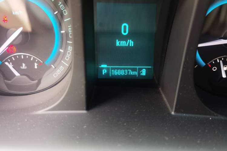 Used Buick GL8 2015 2.4L Luxury Business Premium Edition Odometer Close Up