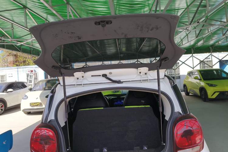 Used Roewe Clever 2021 302 km New Four-Seater Super-Efficient Version