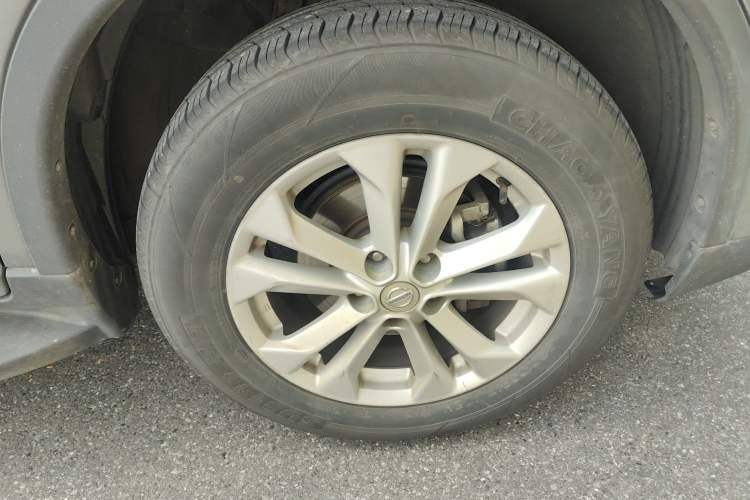 Used Nissan X-Trail 2014 2.0L CVT Comfort Edition 2WD Right Front Wheel Hub