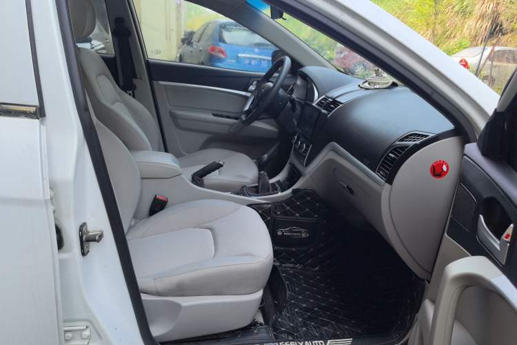 Used Geely Auto Emgrand 2014 Sedan 1.5L Manual Fashion Edition Right Front Seat