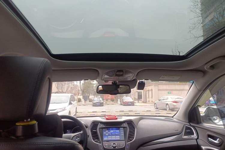 Used Hyundai Santa Fe 2013 Revised Version 2.0T Automatic All-Wheel Drive Top-Tier Trim
