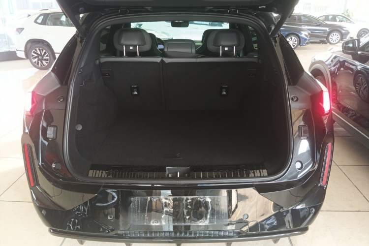 Used Lynk & Co 08 EM-P 2023 120km Long-Range Halo Trunk