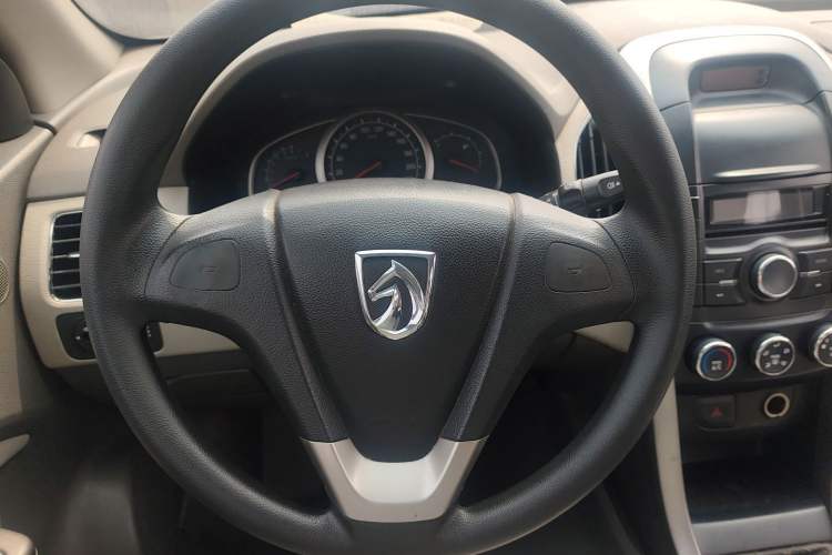 Used Baojun 630 2012 1.5L DVVT manual comfort version Steering Wheel