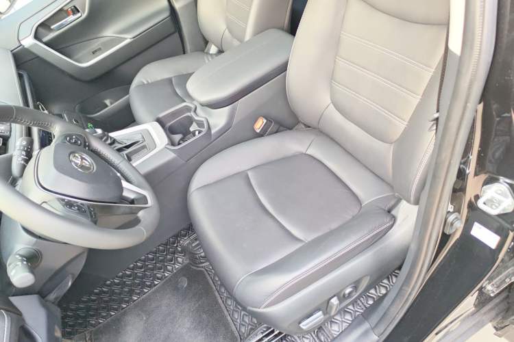 Used Toyota RAV4 2023 2.0L CVT Two-Wheel Drive Fashion Plus Edition