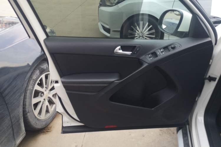 Used Volkswagen Tiguan L 2017 300TSI Automatic Two-Wheel Drive Silk Road Luxury Edition