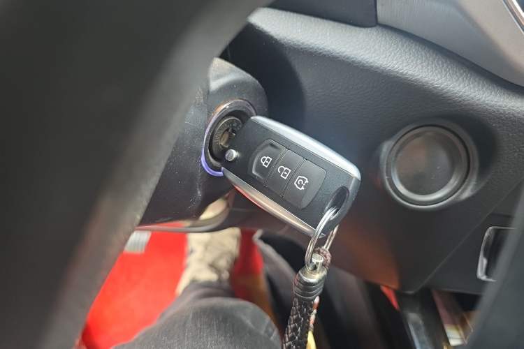 Used Dongfeng Fengon S560 2018 1.8L Manual Comfort 7-Seater Vehicle Key