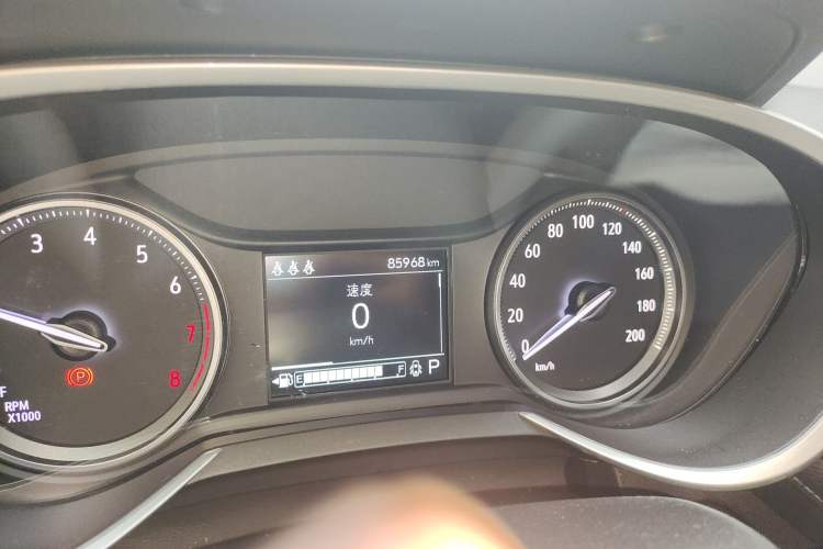 Used Buick Encore 2020 20T CVT Elite Edition Odometer Close Up