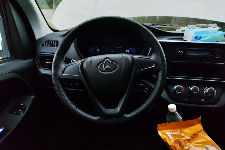 Used Chana Ruixing EM80 2025 Passenger Version Comfort Edition 6-Seater 300 km Dual-Swing Doors