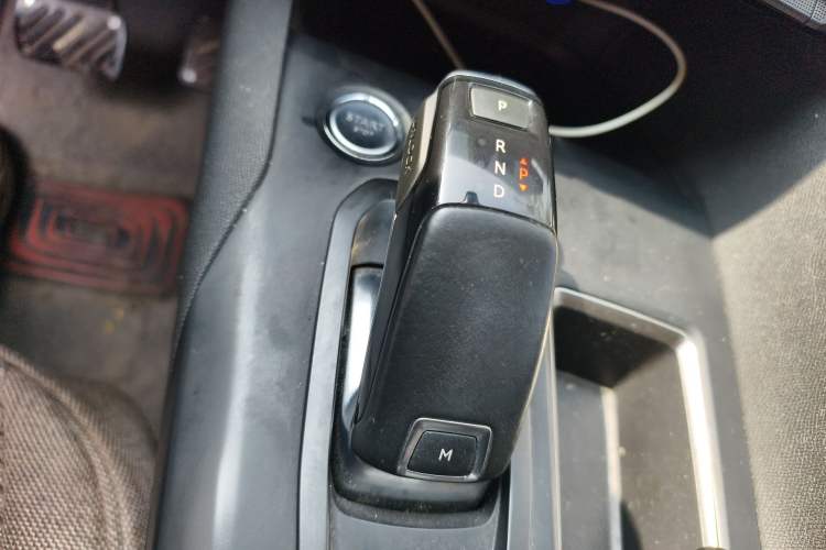 Used Peugeot 5008 2017 380THP 7-Seater Elite Edition