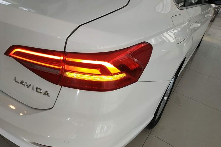 Used Volkswagen Lavida 2019 1.5L Automatic Comfort Edition China VI Standard