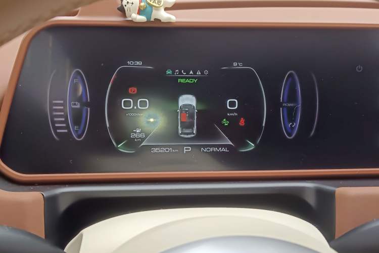 Used ORA Good Cat 2023 401 km Standard Range Luxury Version Lithium Iron Phosphate Instrument Cluster