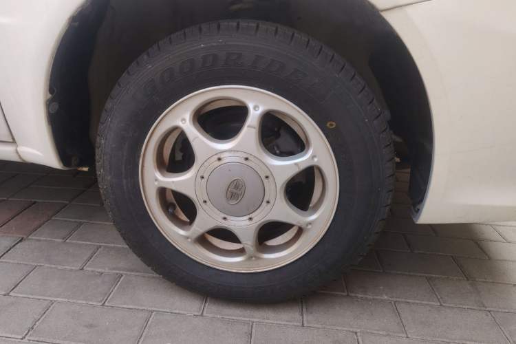 Used FAW Xiali 2012 N3 1.0L Hatchback Standard Model Right Front Wheel Hub