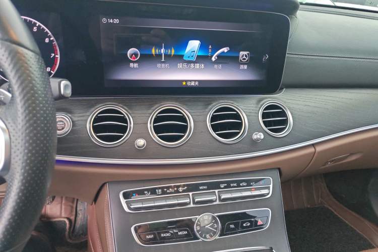 Used Mercedes-Benz E-Class 2019 Restyled E 300 L Sporty and Stylish Edition Audio And AC Panel