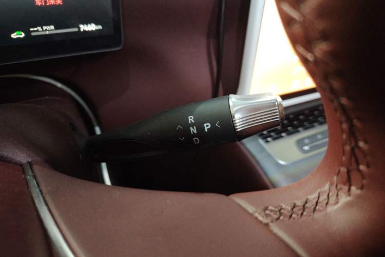 Used VOYAH Titan 2026 Model Max+ Gear Lever