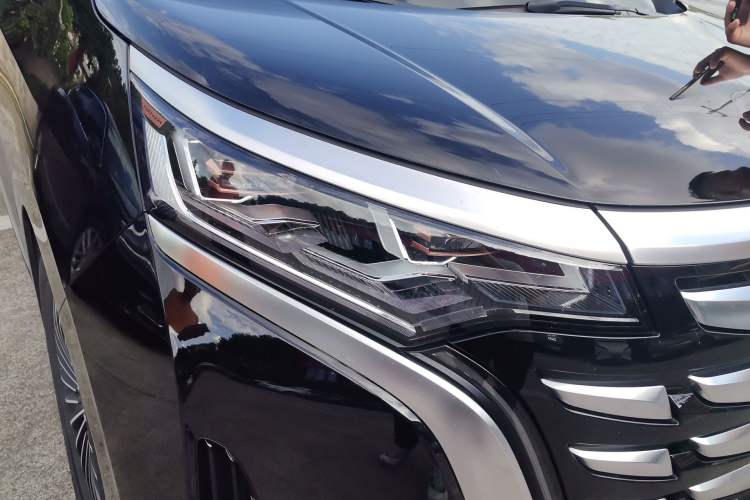 Used Denza D9 2024 DM-i 980 Four-Wheel Drive Flagship Model
