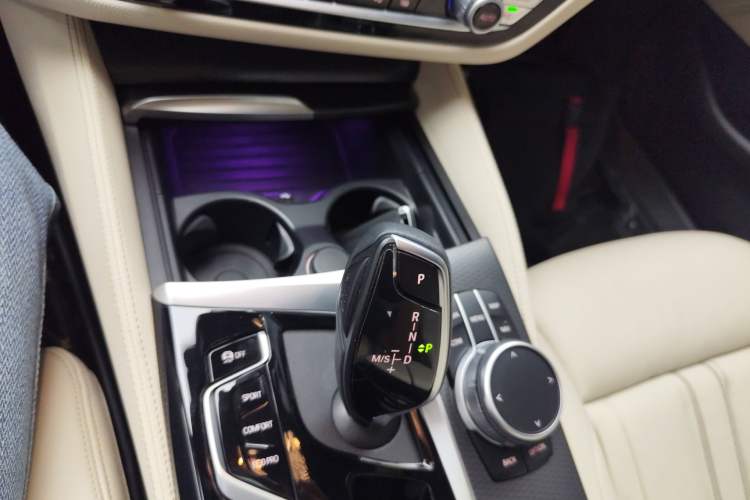 Used BMW 5 Series 2022 530i Sport Line M Sport Package Gear Lever