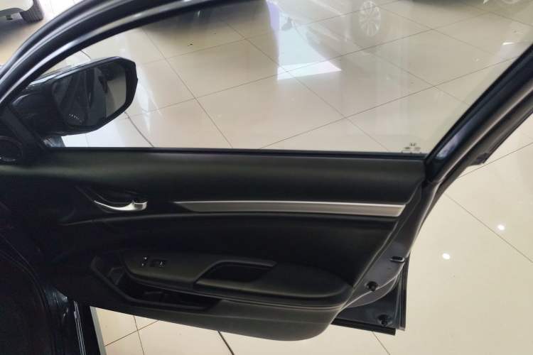 Used Honda Civic 2019 220TURBO CVT Dynamic Edition China VI Interior 2