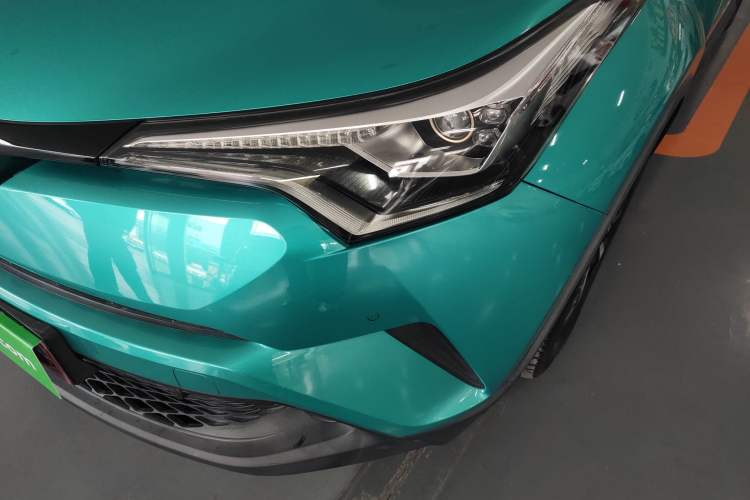 Used Toyota C-HR 2018 2.0L Luxury Edition China VI Standard
