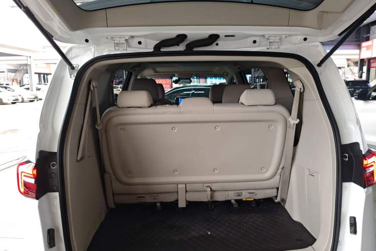 Used Buick GL8 2021 Land Cruiser Executive Class 652T Comfort Model
