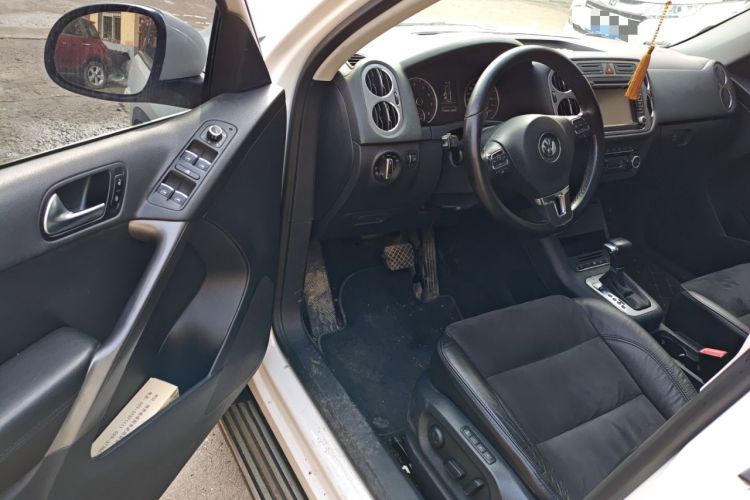 Used Volkswagen Tiguan 2010 2.0 TSI Automatic All-Wheel Drive Flagship Edition Driver Seat