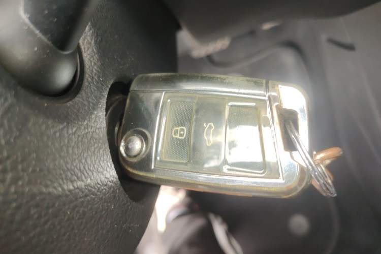 Used Volkswagen Touran 2018 Volkswagen Touran L 280TSI DSG Comfort Edition 7 Seats China V Emission Standard Vehicle Key