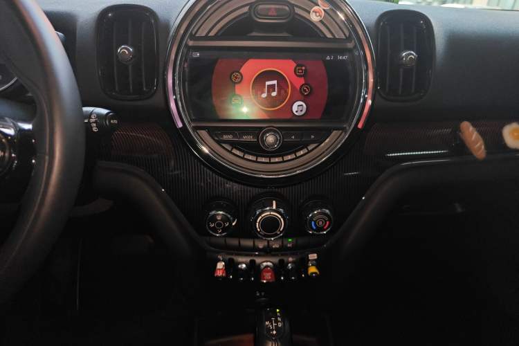 Used MINI Countryman 2019 1.5T COOPER ALL4 Artist Weekend Travel Edition