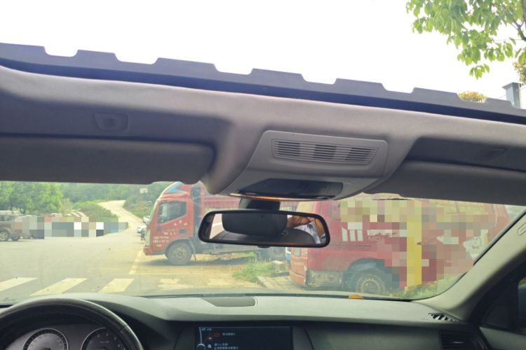 Used BMW 5 Series 2011 528Li Leading Model