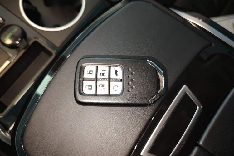 Used Honda Elysion 2022 2.0L eHEV Luxury First Edition