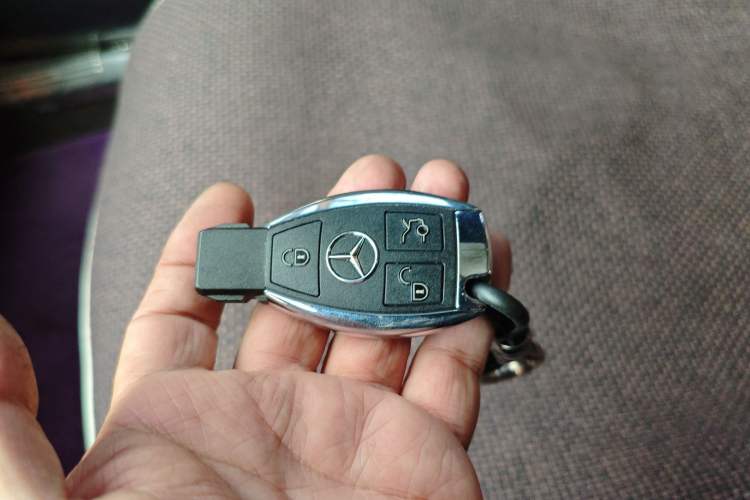 Used Mercedes-Benz GLC 2019 GLC 260 L 4MATIC Dynamic Model Vehicle Key