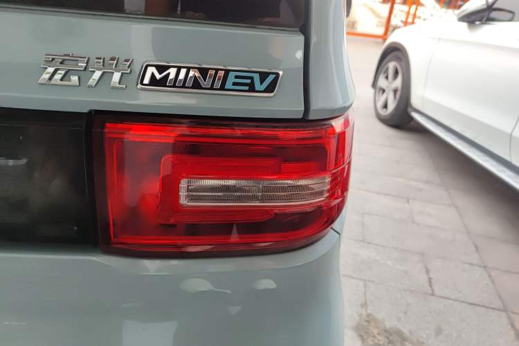Used Wuling Hongguang MINIEV 2020 Zizai Version Lithium-NMC Exterior 3