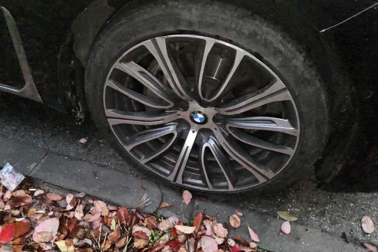 Used BMW 7 Series 2019 740Li Leading Model M Sport Package Right Front Wheel Hub