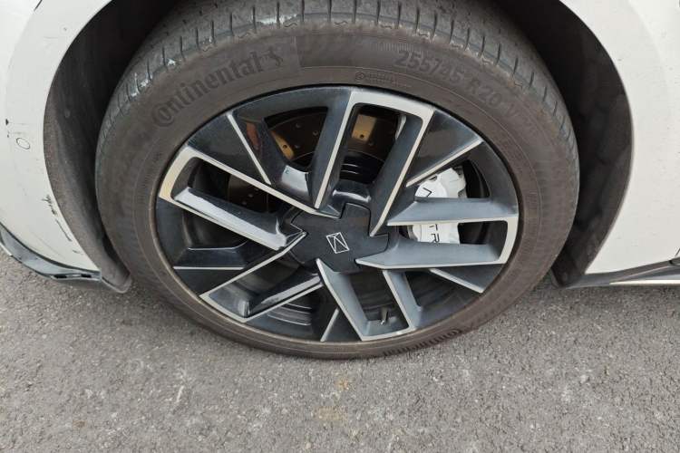 Used Avatr 06 2025 Ultra Pure Electric Edition Exterior 4