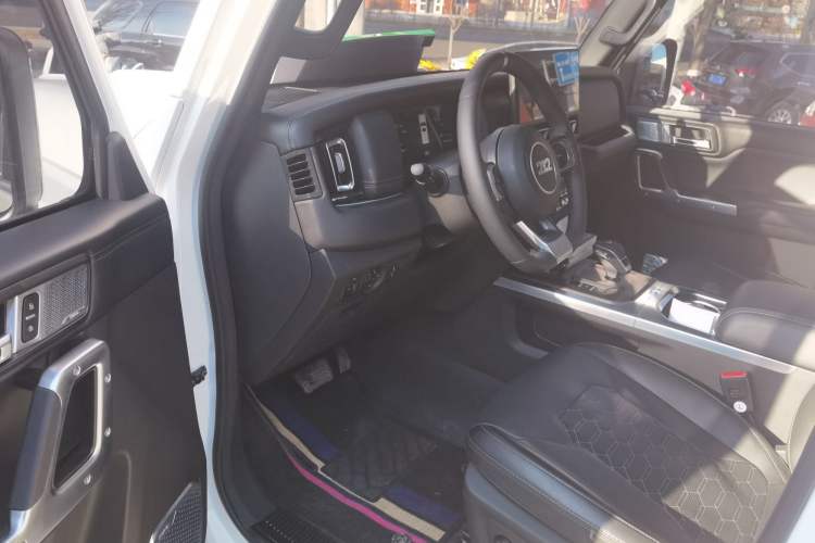 Used 212 T01 2024 2.0T Mechanic
