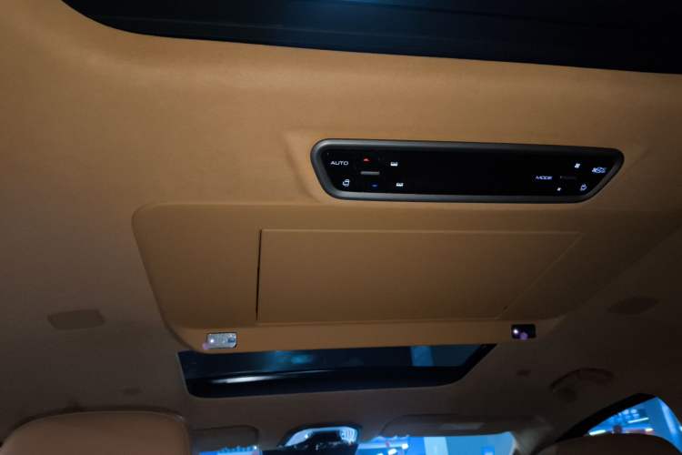 Used Wey Gaoshan 2025 Four-Wheel Drive Alpine 8
